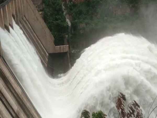 Visuals of Srisailam reservoir. 