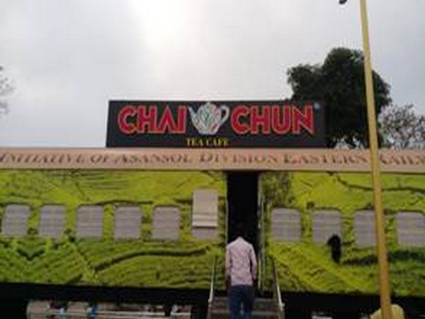 'Restaurant on Wheels' at the circulating area of Asansol Railway station. Photo/ANI