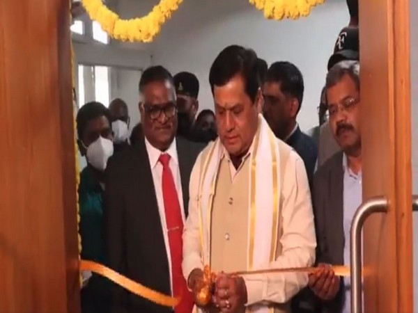 Union Minister for Ports, Shipping and Waterways and AYUSH Sarbananda Sonowal (Photo:Twitter/Sarbananda Sonowal)