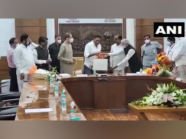 Telangana CM K Chandrashekar Rao meets Maharshtra CM at his residence in Mumbai (Photo/ANI)