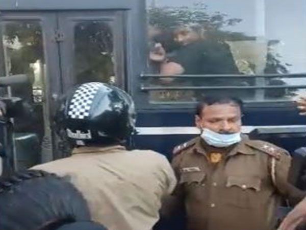 Delhi police detains AISA workers (Photo/ANI)