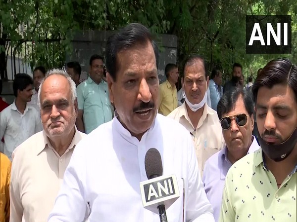 SDMC chairman, Central Zone Rajpal Singh. 