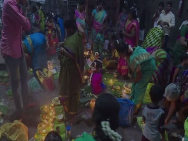 Devotees offering prayers at Ramanathaswami Temple in Rameswaram in Tamil Nadu. Photo/ANI