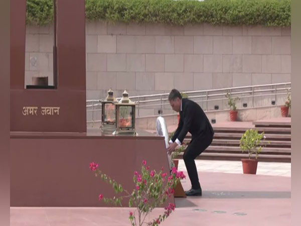 Australian Defence Minister Richard Marles lays wreath at National War Memorial (Photo/ANI)