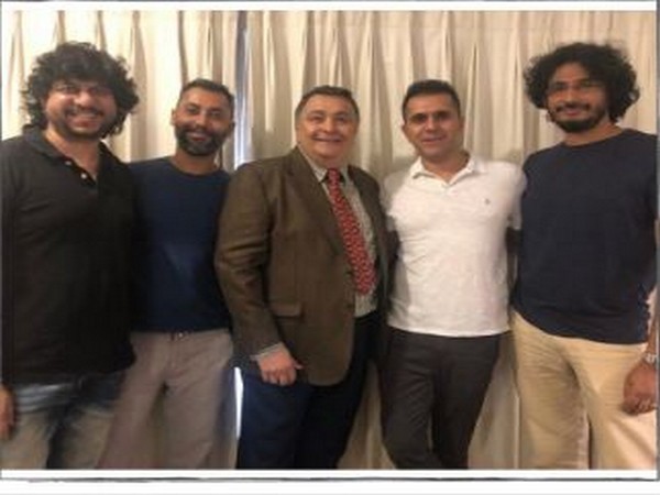 Team of 'Sharmaji Namkeen' (Image courtesy: Twitter)