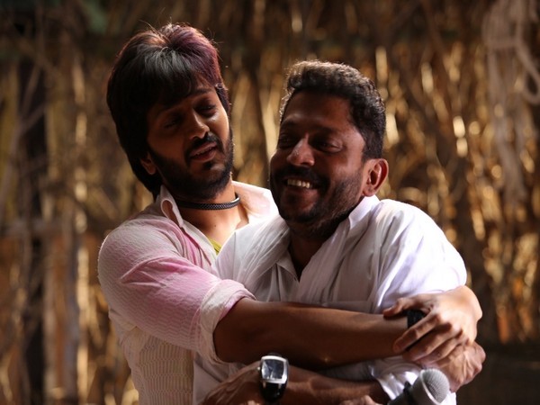Riteish Deshmukh with late Nishikant Kamat (Image source: Instagram)
