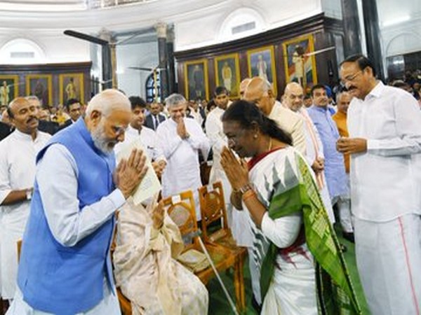 Prime Minister Narendra Modi and President Droupadi Murmu (Photo source: Narendra Modi  Twitter)