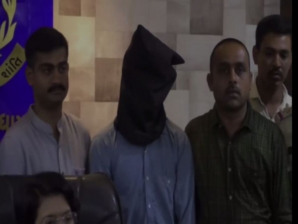 A man arrested for robbing cash from the ATM in Kutch [Photo/ANI]