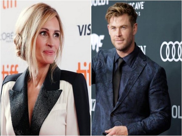 Julia Roberts and Chris Hemsworth