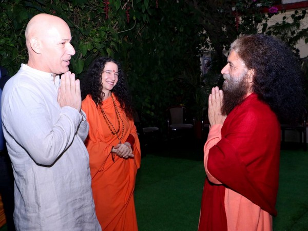 Israeli Ambassador to India, Ron Malka, meets Swami Chidanand Saraswati and Sadhvi Bhagwati Saraswati