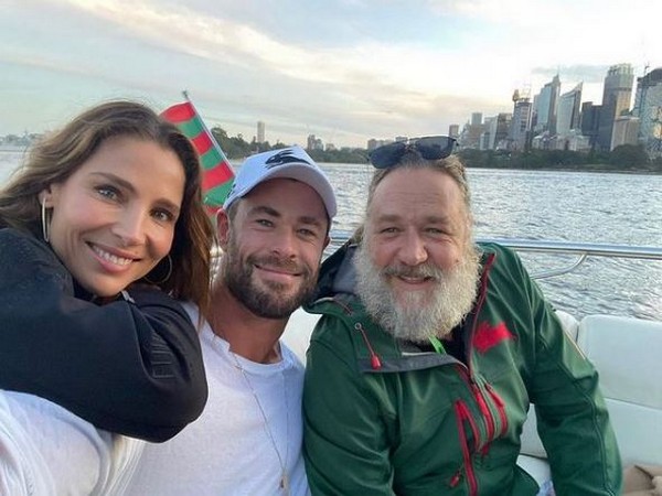 Russell Crowe with 'Thor: Love and Thunder' stars Chris Hemsworth and Natalie Portman. (Image courtesy: Instagram)