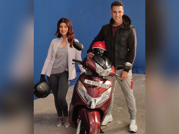 Twinkle Khanna and Akshay Kumar, Picture courtesy: Instagram