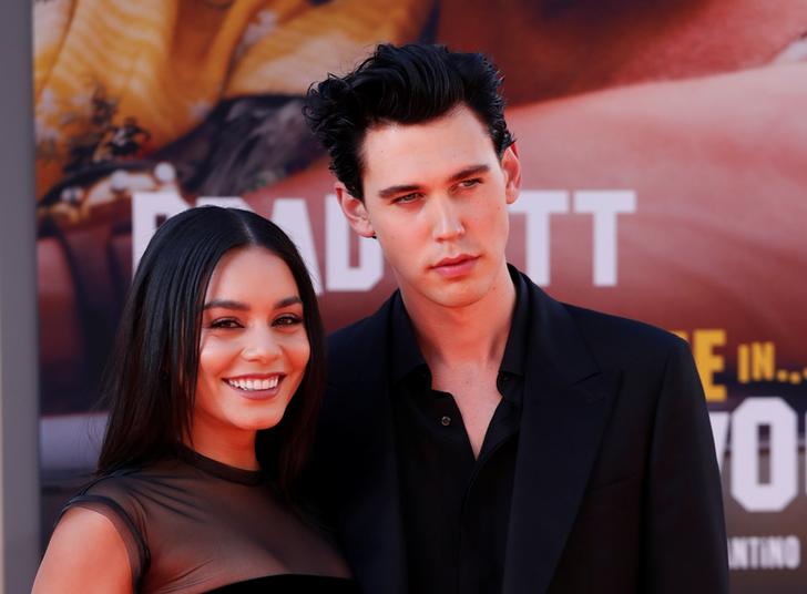 Austin Butler and Vanessa Hudgens pose at the premiere of 'Once Upon a Time In Hollywood' 