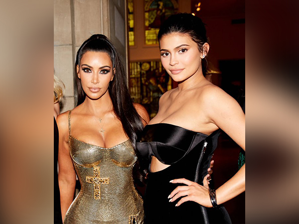 Kim Kardashian, Kylie Jenner (Image Source: Twitter)