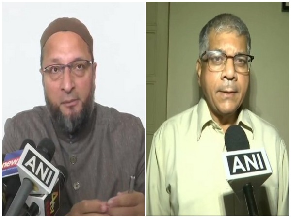 AIMIM Chief Asaduddin Owaisi and VBA chief Prakash Ambedkar (File photo)