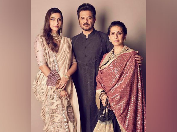 Sonam Kapoor with her parents- Actor Anil Kapoor and Sunita Kapoor (Image source: Instagram)