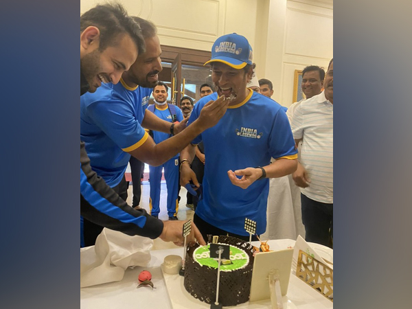 Former Indian cricketers Irfan, Yusuf Pathan and  Sachin Tendulkar (Image: Irfan Pathan's Twitter)