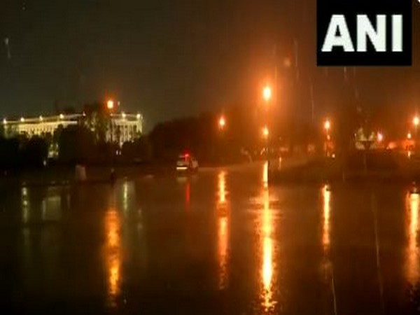 Visuals of rainfall from Vijay Chowk (Photo/ANI)