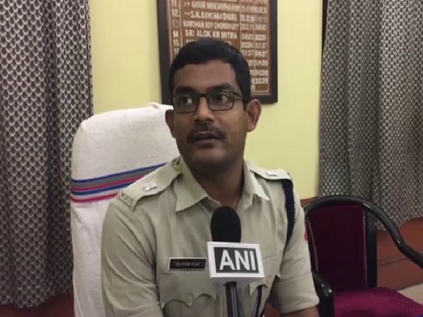 Additional Deputy Commissioner of Police, Sayak Das speaking to media reporters on Wednesday. Photo/ANI