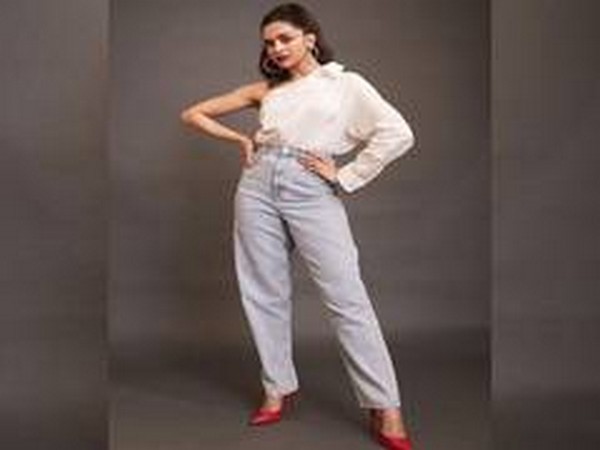 Actor Deepika Padukone (Image Source: Instagram)