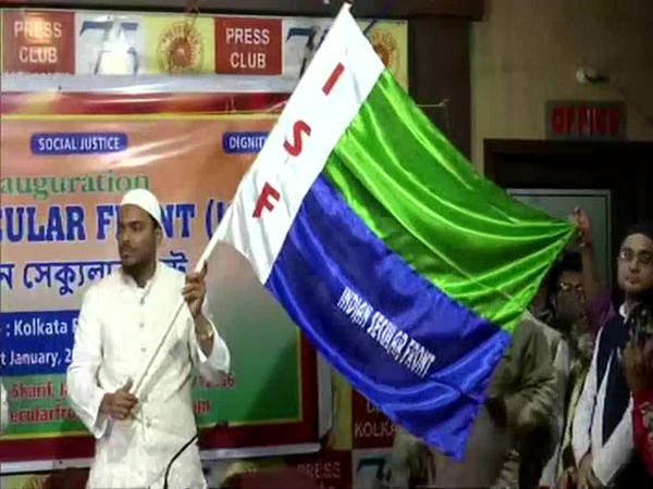 Pirzada Abbas Siddique, founder of Furfura Sharif Ahale Sunnatul Jamat, launches Indian Secular Front (ISF) in Kolkata (file photo)