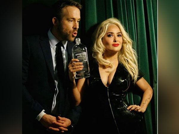 Ryan Reynolds and Salma Hayek (Image courtesy: Instagram)