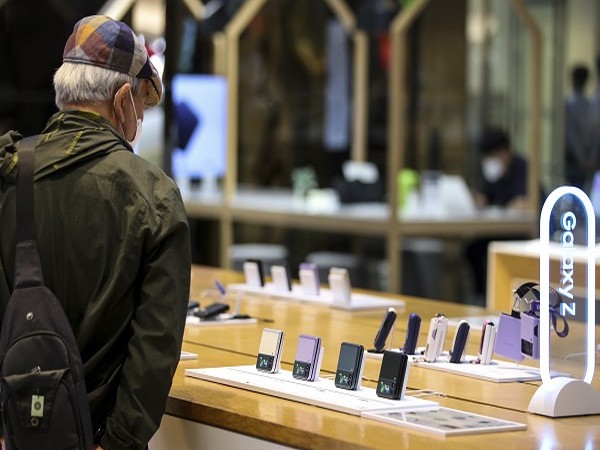 Samsung Electronics'Galaxy Z series increased more than four times this year from last year.