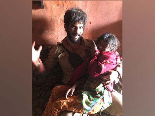 Sushant Singh Rajput in a BTS picture from 'Sonchiriya' (Image source: Instagram)