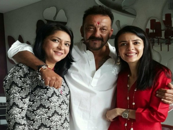 Sanjay Dutt with sisters Priya Dutt and Namrata Dutt (Image source: Instagram)