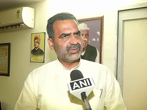 Sanjeev Balyan in tune with Yogi Adityanath on 'Vande Matram'