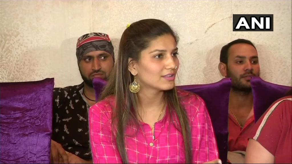 Dancer and actor Sapna Chaudhary addressing media person in Delhi