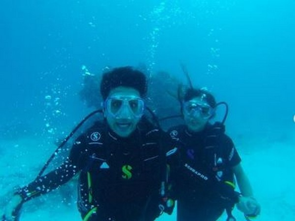Sara Ali Khan and Ibrahim Ali Khan in Maldives (Image Source: Instagram)