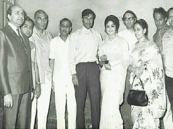 Hema Malini, BR Chopra, Dev Anand and others (Image Source: Instagram)