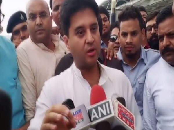 Senior Congress leader Jyotiraditya Scindia speaking to media in Bhopal