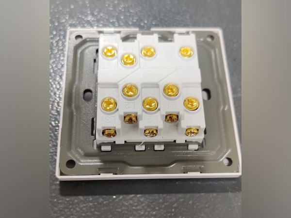 Gold concealed as screws (Photo/TwitterCoCP)