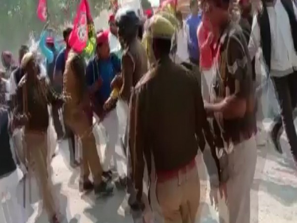 Visual from the scuffle between police and SP workers (Photo/ANI)