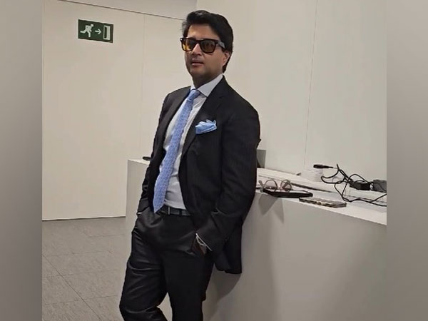 "Had an insightful time": Jyotiraditya Scindia poses in style with Ray-Ban's Meta AI glasses at Mobile World Congress 2025