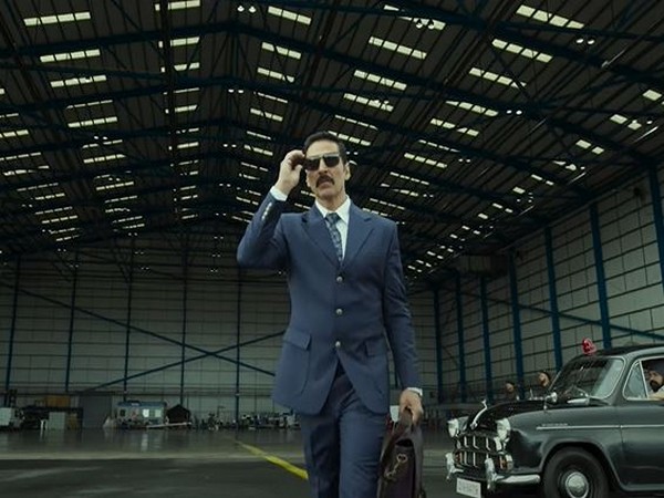 Akshay Kumar in a still from the trailer of 'BellBottom' (Image source: YouTube)