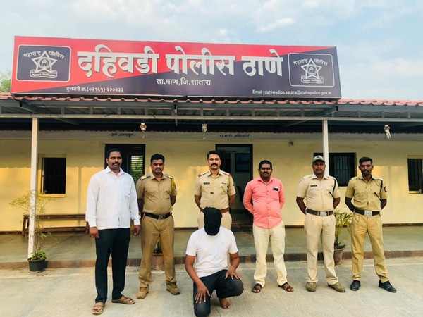 Man held for 'posing as Army officer', duping people with job promises in Maharashtra's Satara district. (Photo/ANI)