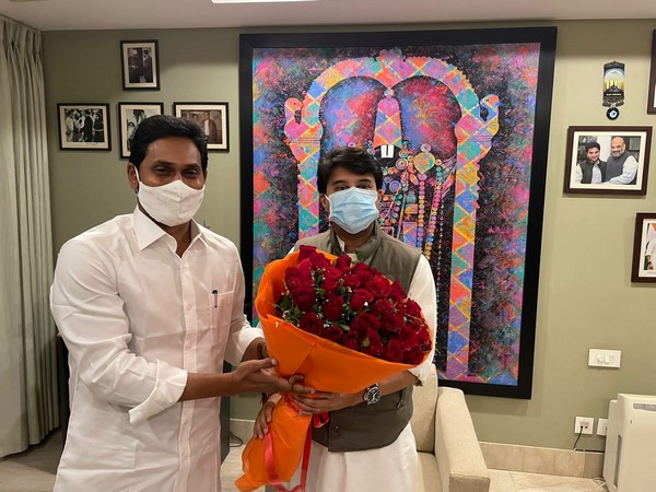 Andhra Pradesh Chief Minister YS Jagan Mohan Reddy with Union Minister Jyotiraditya Scindia (Photo/ANI)