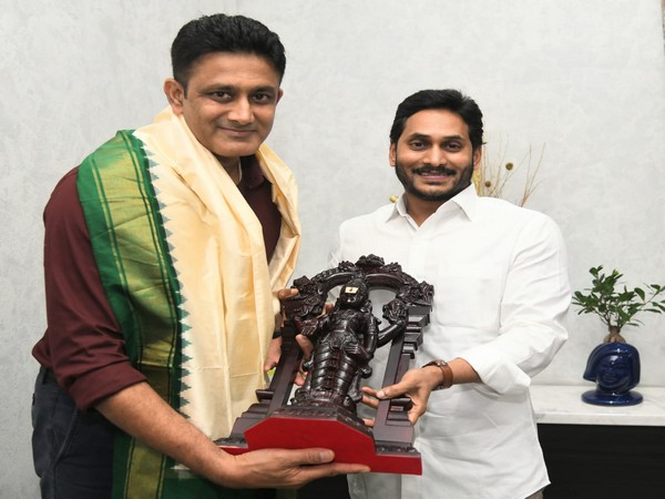 Anil Kumble with Andhra Pradesh CM YS Jagan Mohan Reddy (right) (Photo/ANI)