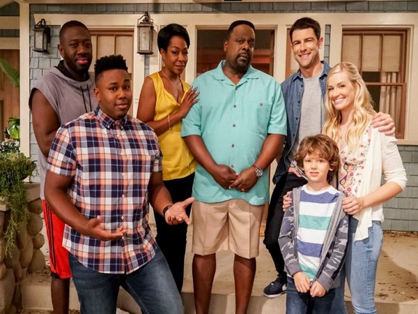 Still from 'The Neighborhood' (Image source: Twitter)