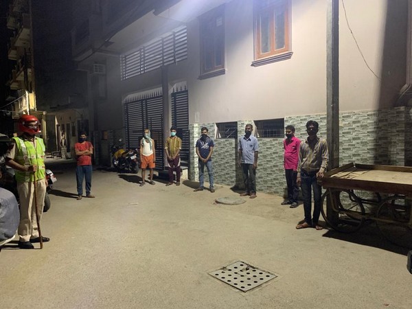 The labourers trying to cross Jheel Khurd border in Delhi on bicycles were intercepted by police. Photo/ ANI