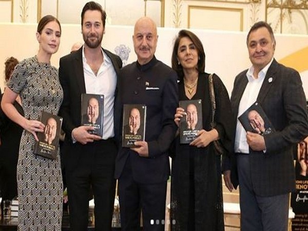 Anupam Kher, Neetu Kapoor and Rishi Kapoor, Picture courtesy: Instagram