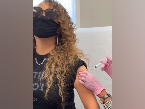 Mariah Carey getting her first COVID vaccine shot (Image Source: Instagram)