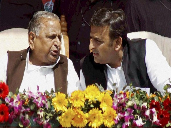 Samajwadi Party leaders Mulayam Singh Yadav and Akhilesh Yadav (File photo/ANI)