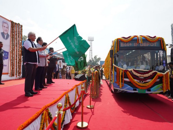 Delhi Transport Minister Kailash Gahlot flags off new buses today (Photo/Twitter)