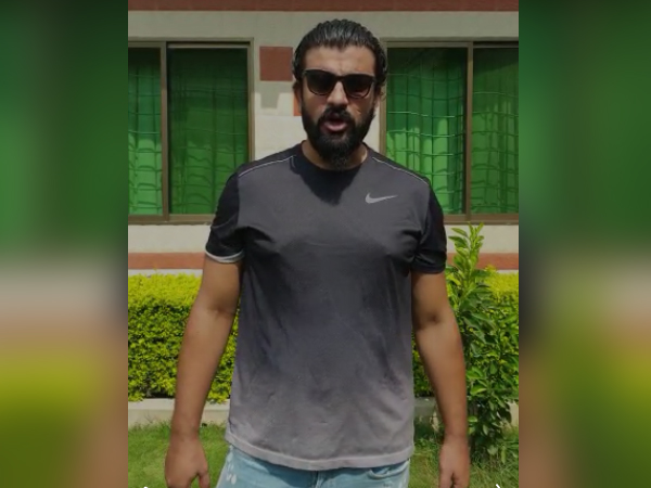 Adil Taj, MS Dhoni fan from Pakistan  