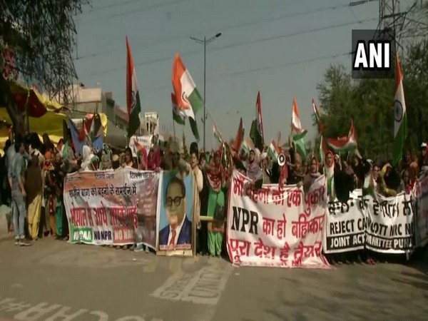 Shaheen Bagh protesters marching to meet Amit Shah on Sunday.