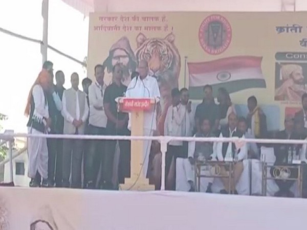 Sharad Pawar in Indore on Sunday. Photo/ANI
